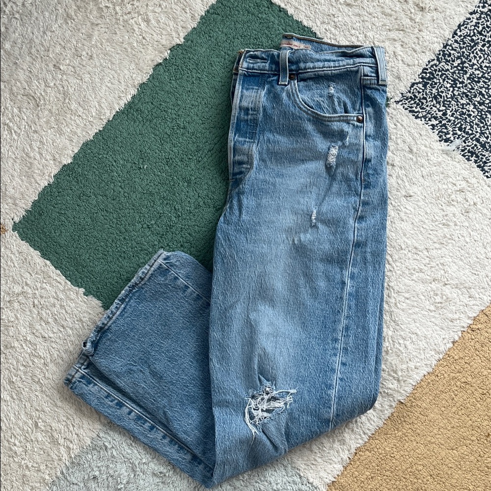 Levi's ribcage straight ankle jeans- size 28